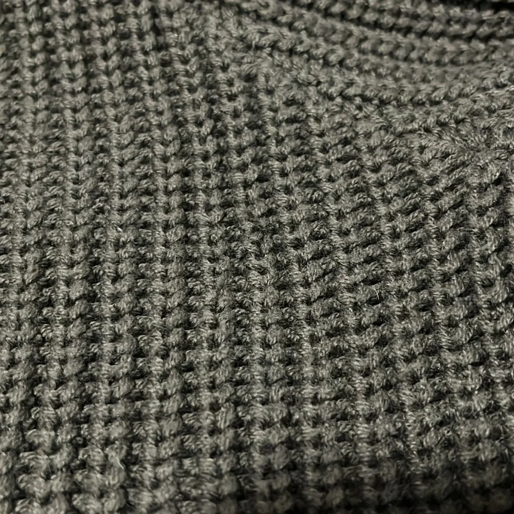 Hollister off the shoulder sweater - Picture 5 of 5